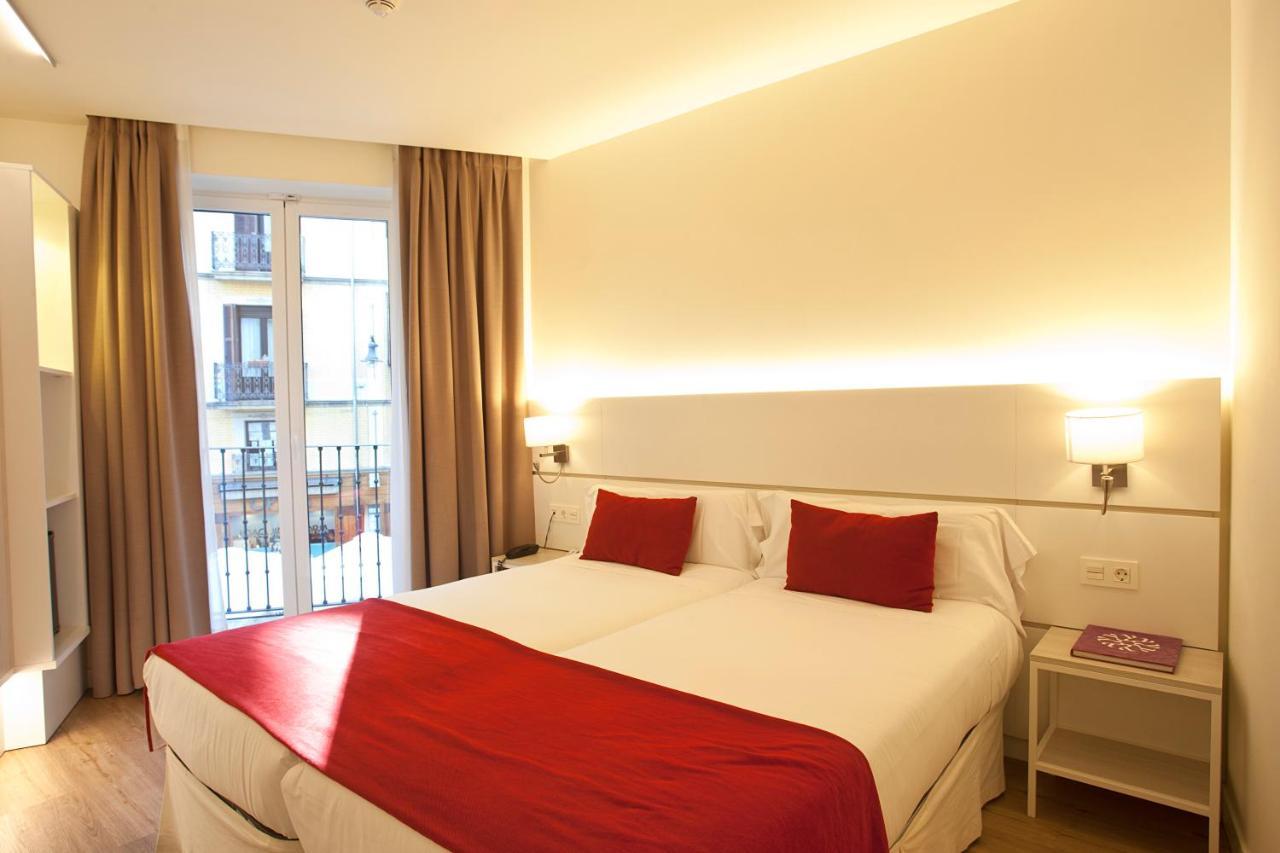 Hotel Pompaelo Plaza Del Ayuntamiento & Spa Pamplona Ngoại thất bức ảnh